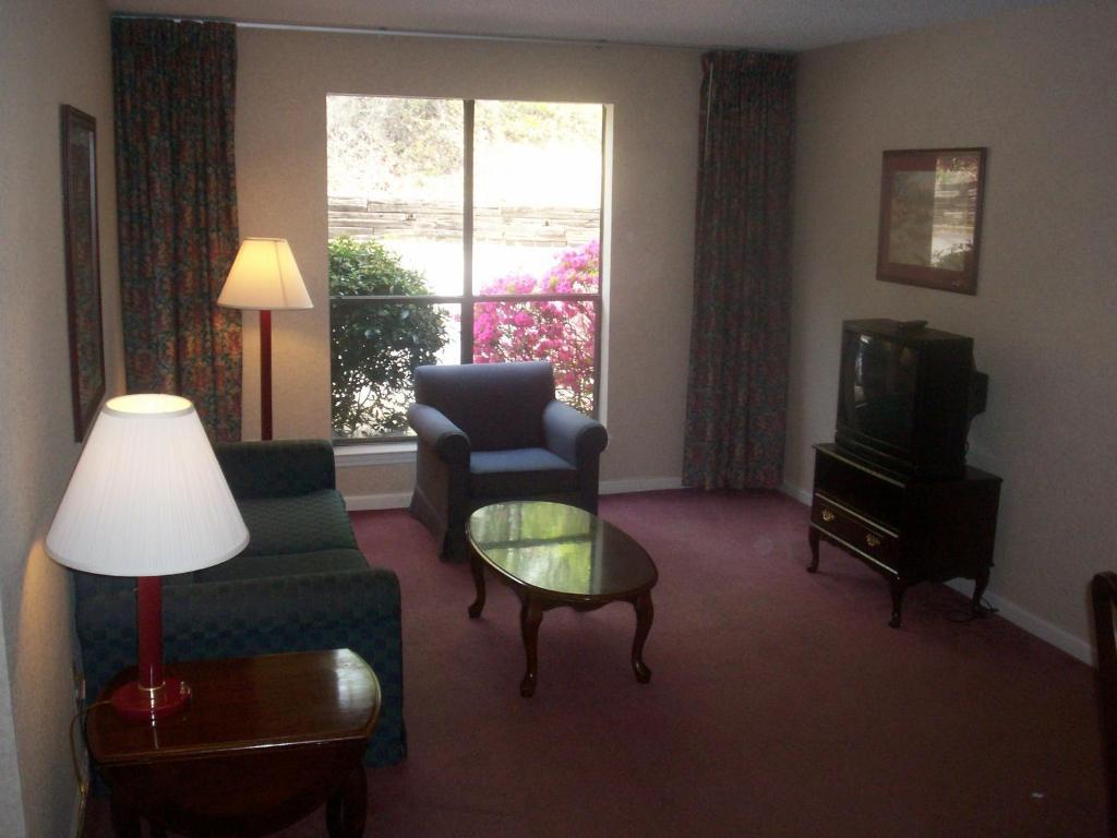 Rime Garden Inn & Suites Irondale Номер фото